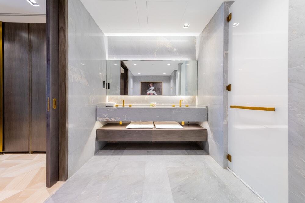 Дубай: Platinium- FIVE Residences ?