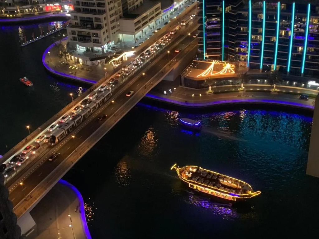 5 Star Serviced Apartment with Beach Access in the Heart of Dubai Marina Free Welcome Gift Box Upon Arrival — фото 1
