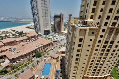 Дубай: Huge Sea View Studio in Murjan Jbr