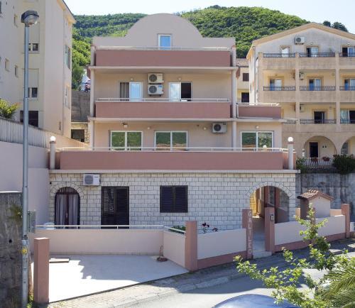 Будва: Apartments Vila Galileo
