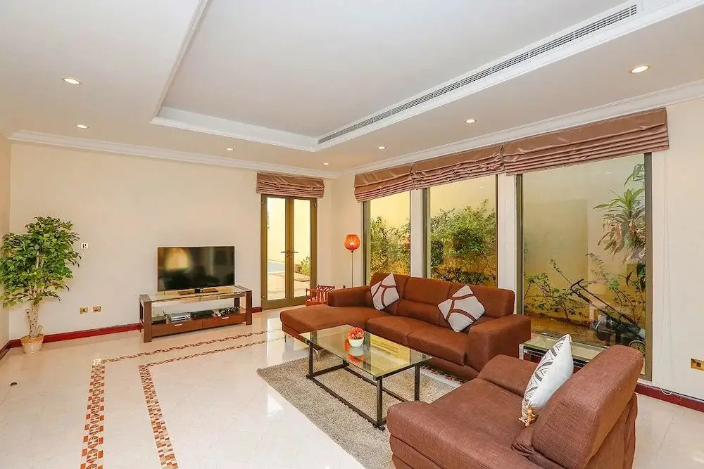 Дубай: The Palm Jumeirah Villas - Frond F