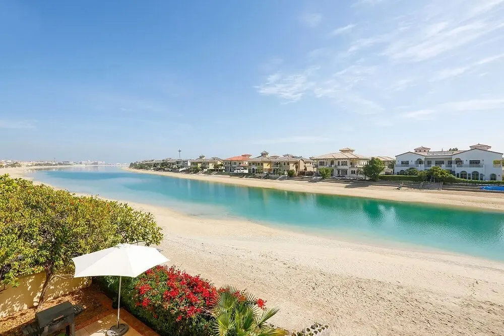 Дубай: The Palm Jumeirah Villas - Frond F