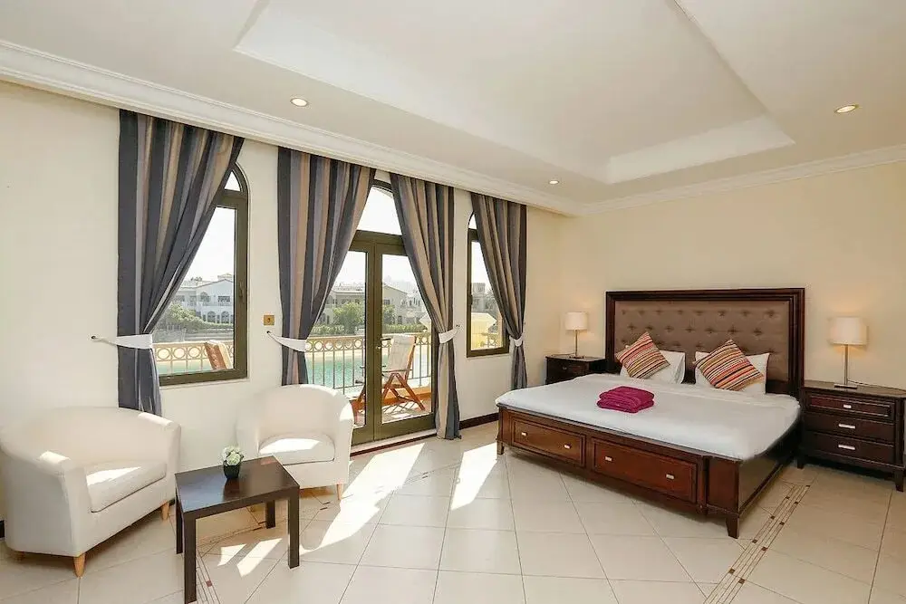 Дубай: The Palm Jumeirah Villas - Frond F