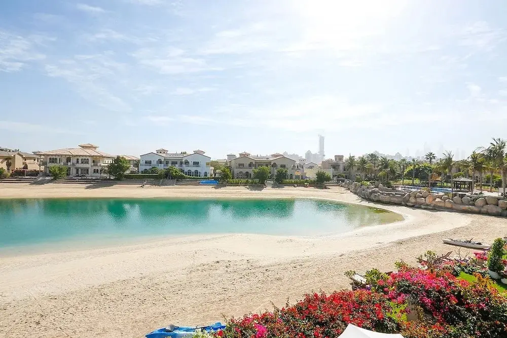 Дубай: The Palm Jumeirah Villas - Frond F