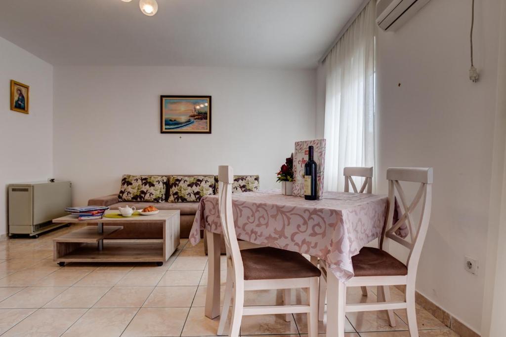 Будва: Apartment Radojevic Ii