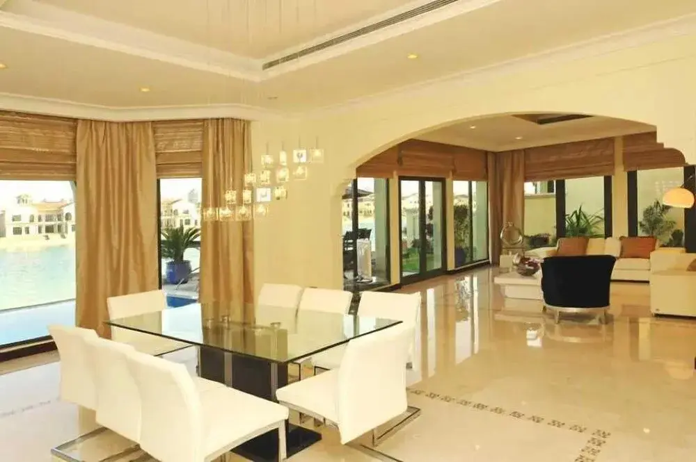 Дубай: The Palm Jumeirah Villas - Frond H