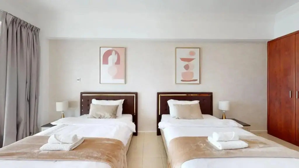 Дубай: Lv38 - Elegant 2bhk in Lake View Tower