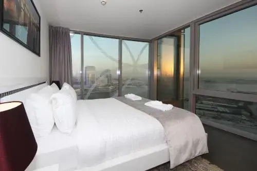 Дубай: Signature Holiday Homes - D1 Tower