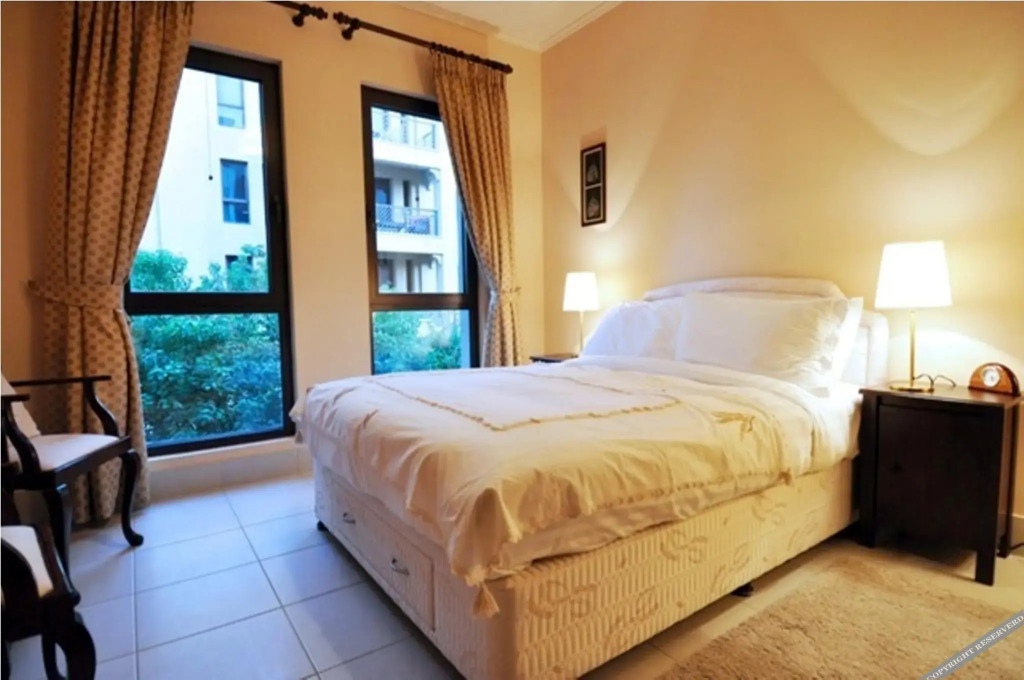 Дубай: Betterstay - Arab Style 1BR in Old Town Yansoon