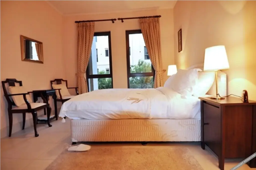 Дубай: Betterstay - Arab Style 1BR in Old Town Yansoon