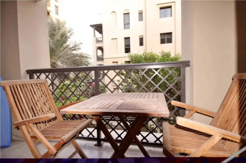 Дубай: Betterstay - Arab Style 1BR in Old Town Yansoon