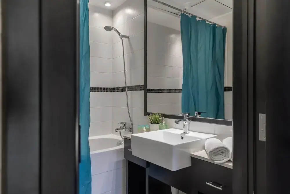 Дубай: Skyview Tower by Higuests Vacation Homes