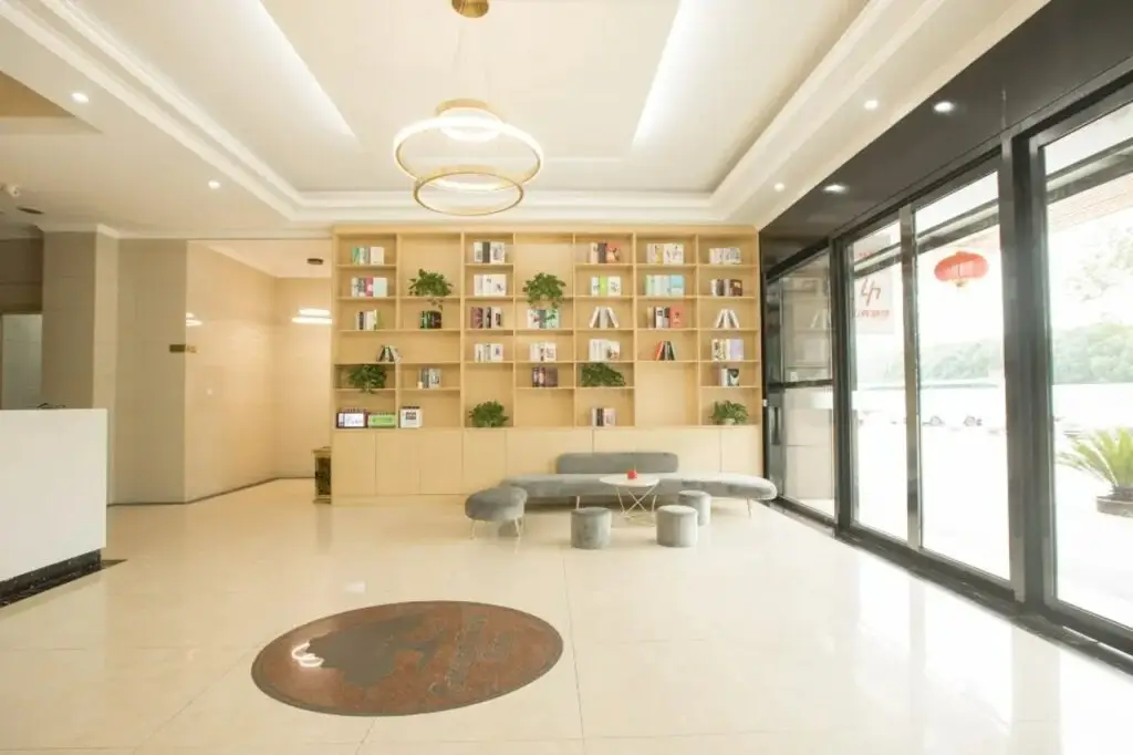 Чанчжоу: GreenTree Inn Changzhou Wujin Bus Terminal Express Hotel