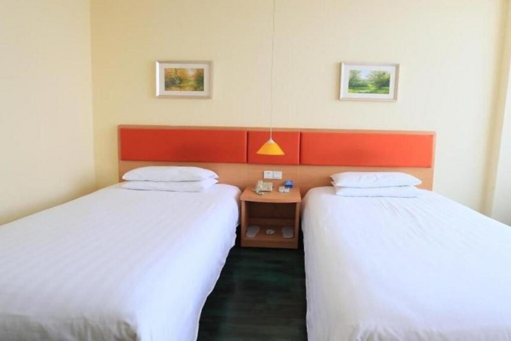 Чанчжоу: GreenTree Inn Changzhou Station North Square Express Hotel