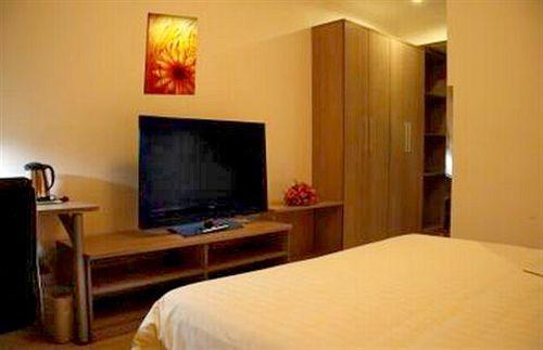 Пекин: Hutong Crossroads Inn--xinghaiqi Holiday Hotel