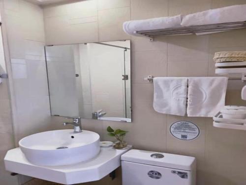 Тяньцзинь: GreenTree Inn Tianjin Xiqing District Zhongbei Town Zhongbei Avenue Shell Hotel