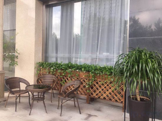 Наньтун: Home Inn Selected (Nantong Renmin Middle Road Dongjing International)