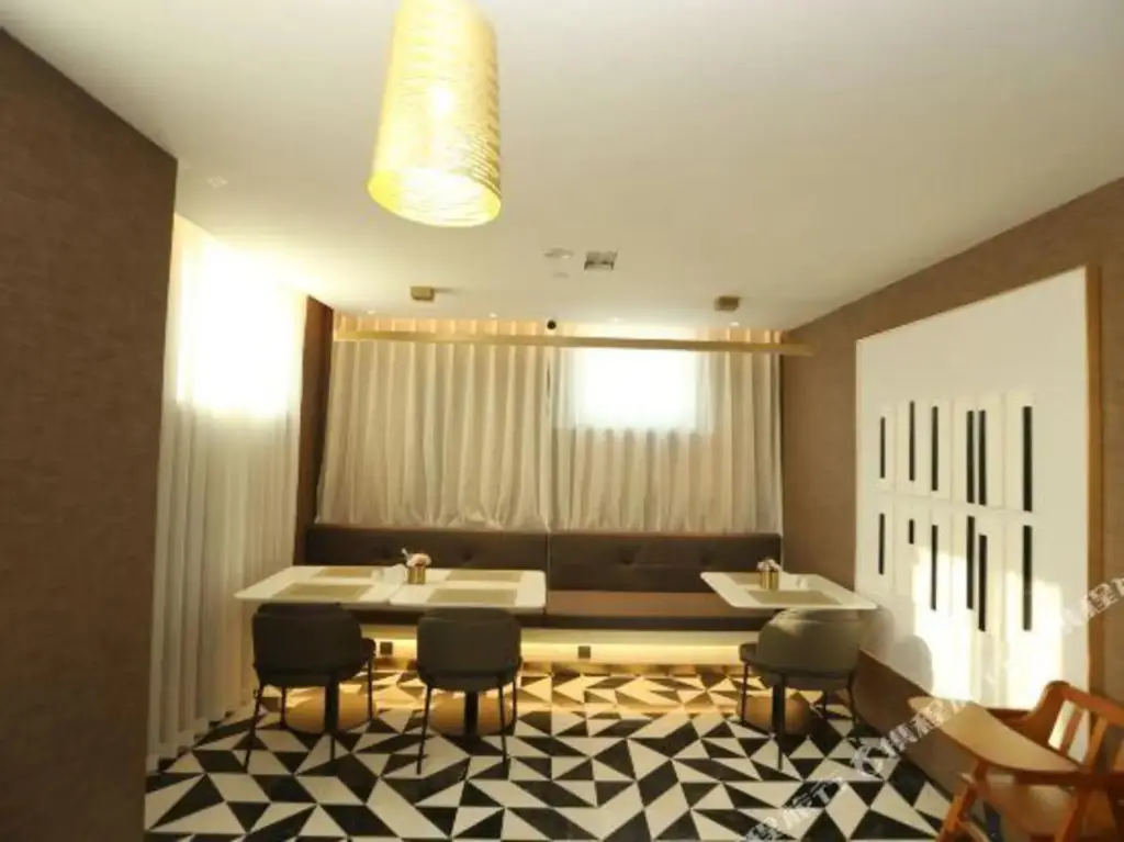 Цицикар: Homeinns Plus-Longhua Road, Qiqihar