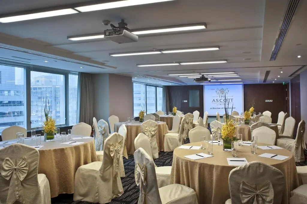 Шанхай: Hong Kong Plaza Service Apartment