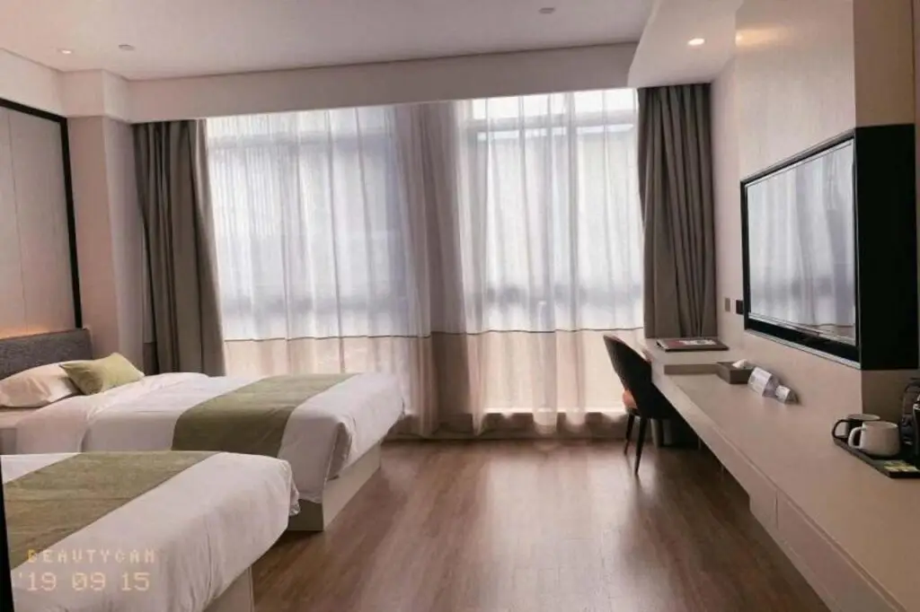 Ханчжоу: Gya Jiaxing Pinghu City Wuyue Square Shengli Road