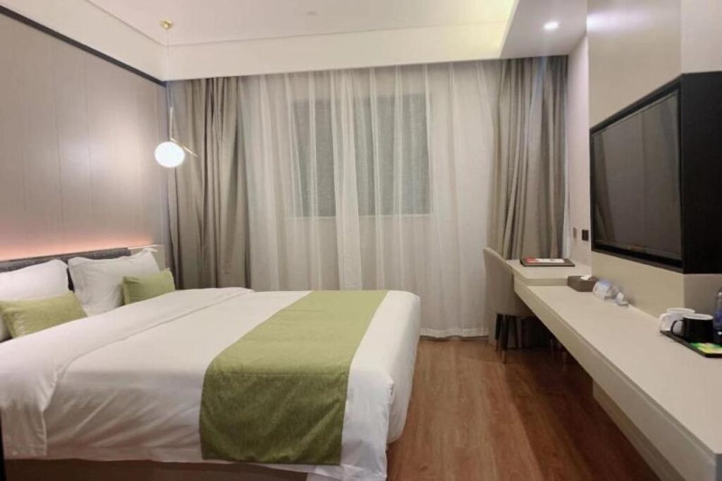 Ханчжоу: Gya Jiaxing Pinghu City Wuyue Square Shengli Road