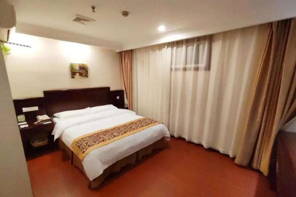 Хэфэй: GreenTree Inn Hefei Railway Station Metro Station Zhanqian Road Square Express Hotel