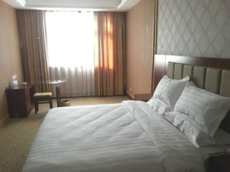 Пиндиншань: Kunlun Leju Business Hotel Pingdingshan Lushan