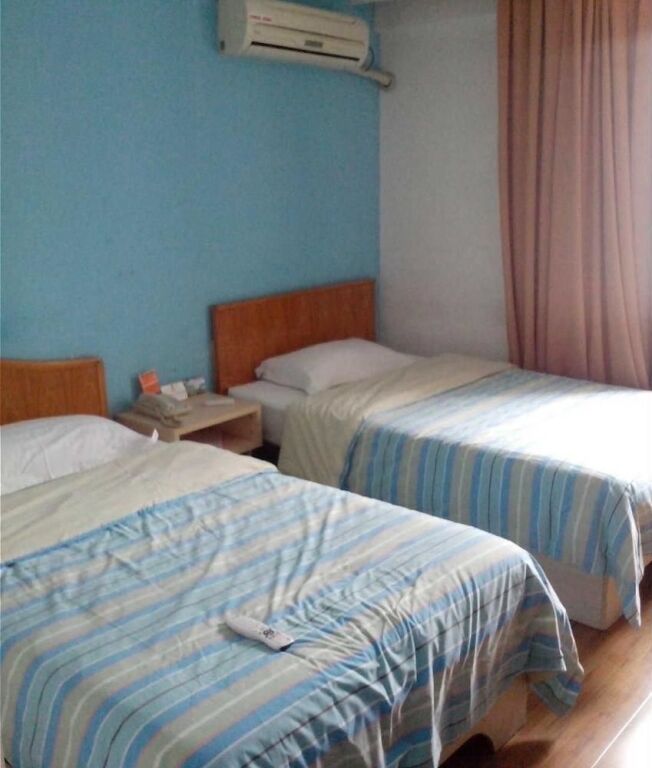 Чжэньцзян: Super 8 Hotel Zhenjiang Da Shi Kou