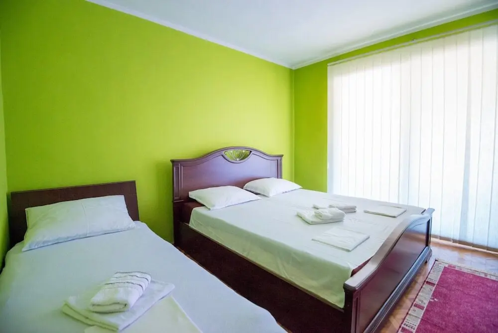 Доброта: Apartments Ivardi