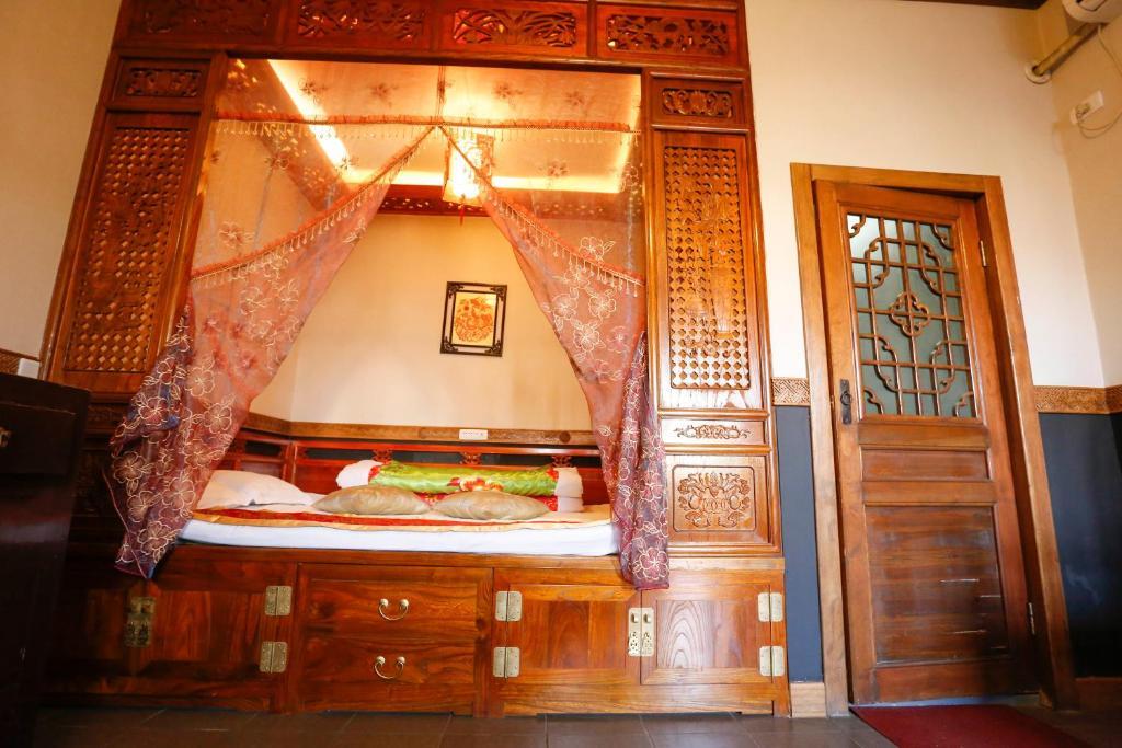 Цзиньчжун: Pingyao Laochenggen Inn