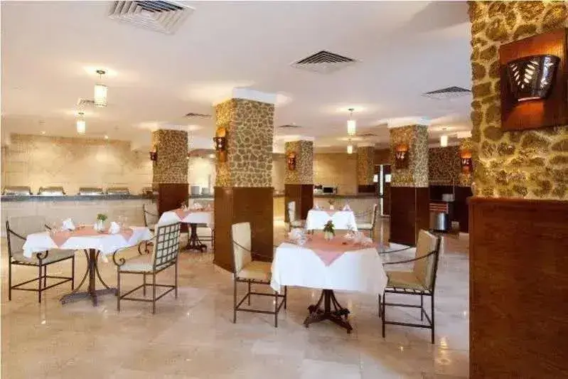 Шарм-эш-Шейх (Шарм-эль-Шейх): Royal Oasis Naama Bay Hotel & Resort