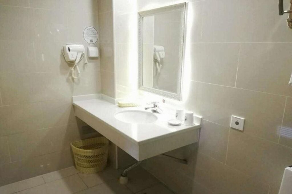 Пекин: GreenTree Inn Beijing Fangshan District Liangxiang Yancun East Metro Station Express Hotel