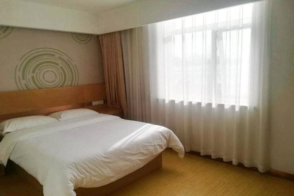 Пекин: GreenTree Inn Beijing Fangshan District Liangxiang Yancun East Metro Station Express Hotel