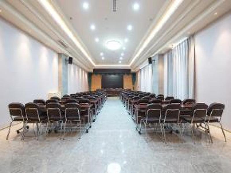 Тунляо: Ji Hotel (Tongliao City Government)