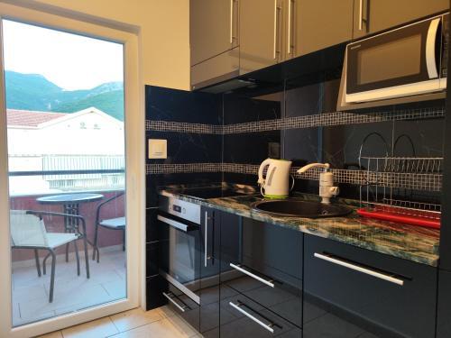 Тиват: Donja Lastva Apartment