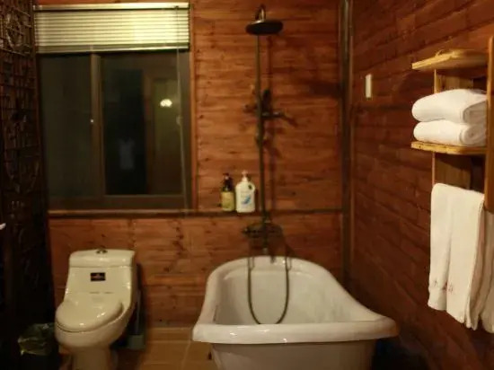 Хучжоу: Moganshan Xiaomusen Hot Spring Holiday Home Stay