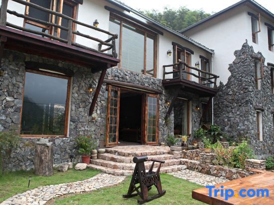 Хучжоу: Moganshan Xiaomusen Hot Spring Holiday Home Stay