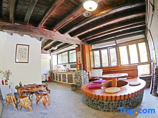 Хучжоу: Moganshan Xiaomusen Hot Spring Holiday Home Stay