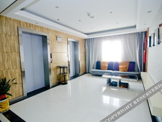 Хуанган: Sucheng Chain Hotel (Huangmei Zhongbai Warehouse)