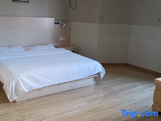 Цзиндэчжэнь: Leping Youjia Business Hotel (Municipal Government Branch)
