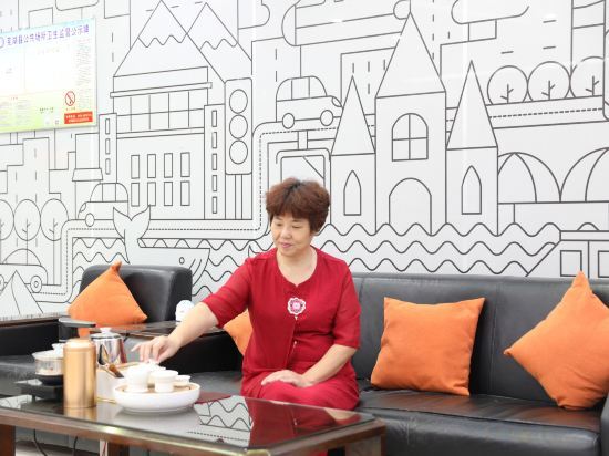 Уху: Home Inn Huayi (Wuhu Xinyi Economic Development Zone Century Avenue Branch)