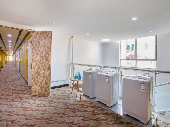 Уху: Home Inn Huayi (Wuhu Xinyi Economic Development Zone Century Avenue Branch)