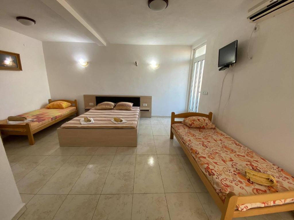 Ульцинь: Etna Apartments