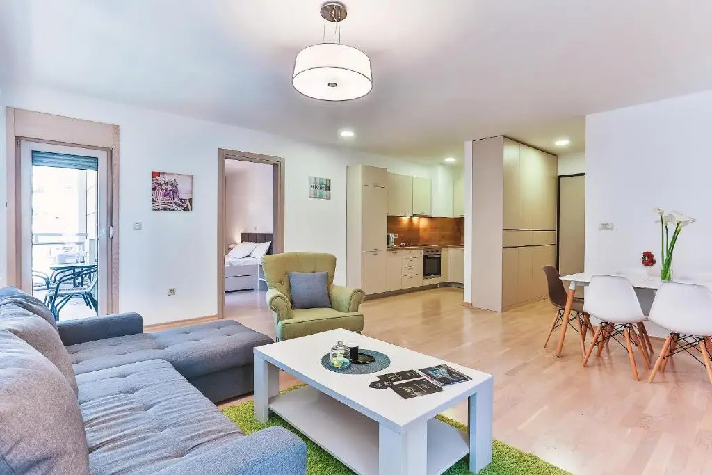 Будва: Luxury Fontana Apartments