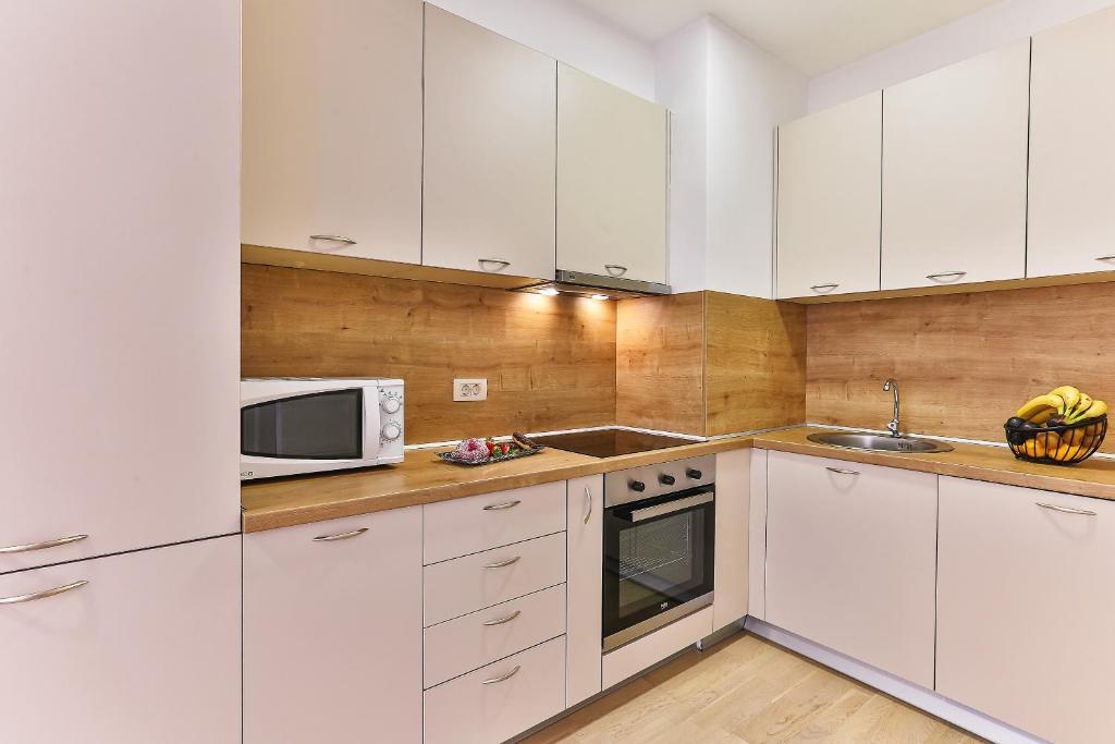 Будва: Luxury Fontana Apartments