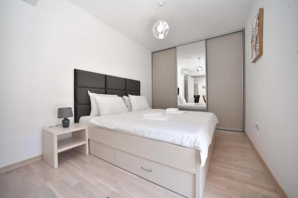 Будва: Luxury Fontana Apartments