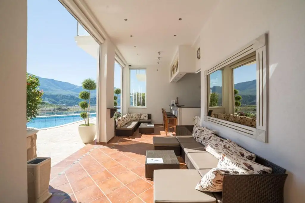 Бечичи: Family Lux Apartments - Lemon Garden and Pool