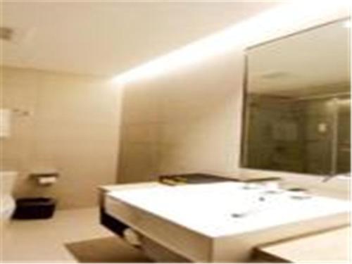 Цзинань: Home Inn Ji'nan East Shanshi Road