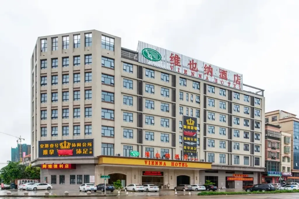 Vienna Hotel (Huiyang Sanhe Square) — фото 1