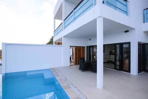 7 Bed Luxury Seaview Villas 5 mins beach — фото 1